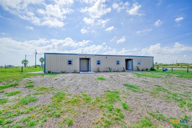 1233 N Ocean Drive, Port Lavaca, TX 77979