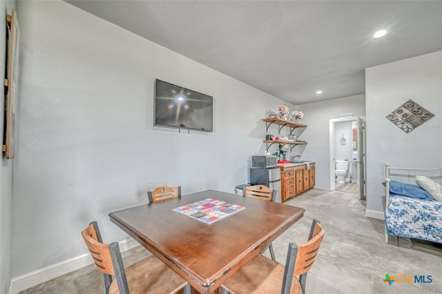 1233 N Ocean Drive, Port Lavaca, TX 77979