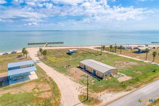 1233 N Ocean Drive, Port Lavaca, TX 77979