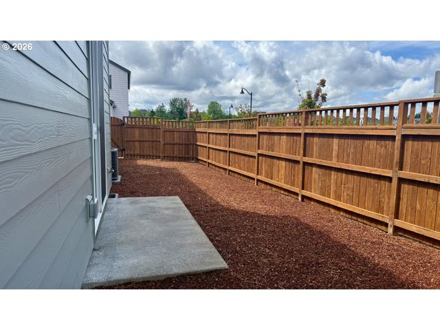 14596 Nw LAZARUS Ln, Portland, OR 97229