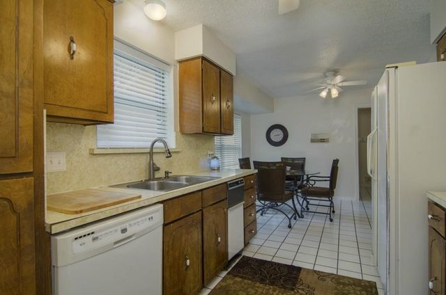 2011 Elmridge Drive, Arlington, TX 76012