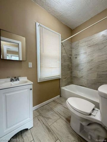 10028 Petoskey Avenue, Detroit, MI 48204