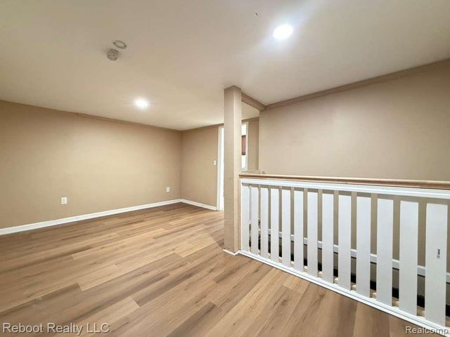 10028 Petoskey Avenue, Detroit, MI 48204