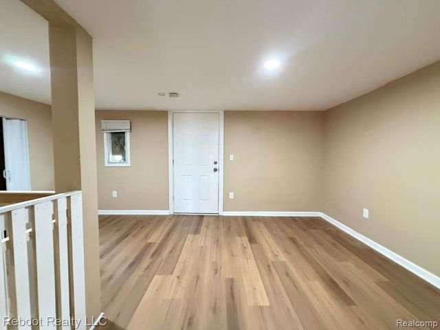 10028 Petoskey Avenue, Detroit, MI 48204