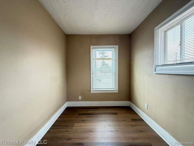 10028 Petoskey Avenue, Detroit, MI 48204