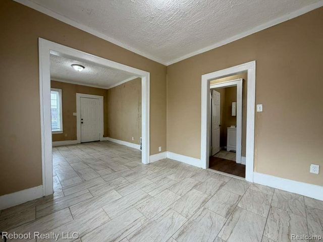 10028 Petoskey Avenue, Detroit, MI 48204