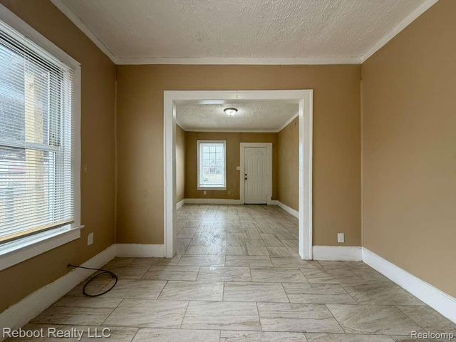 10028 Petoskey Avenue, Detroit, MI 48204