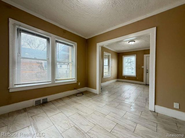 10028 Petoskey Avenue, Detroit, MI 48204