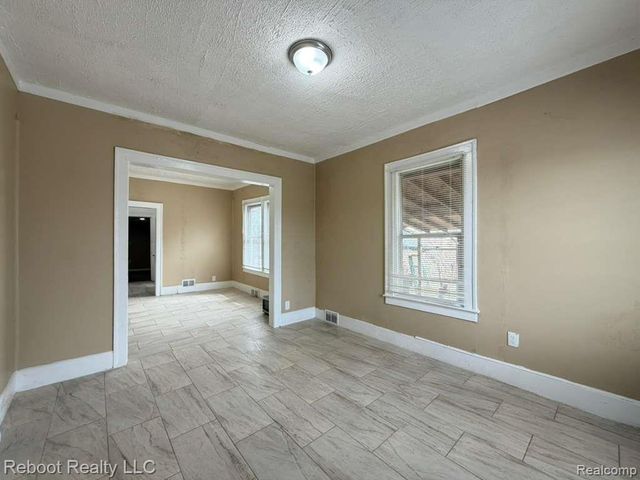 10028 Petoskey Avenue, Detroit, MI 48204