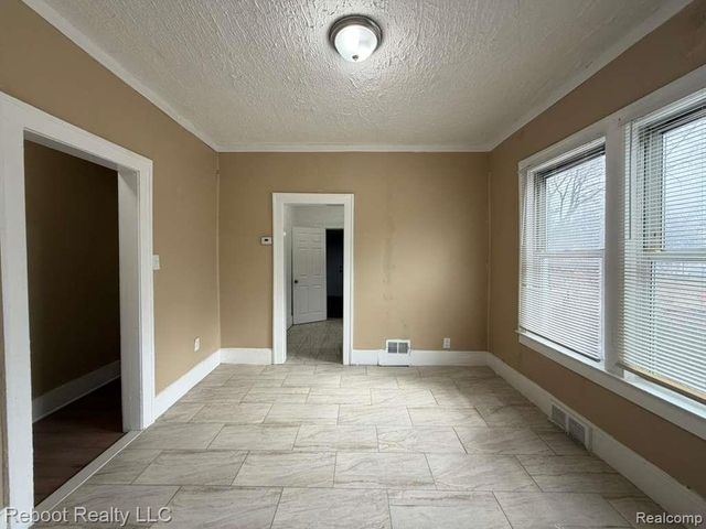 10028 Petoskey Avenue, Detroit, MI 48204