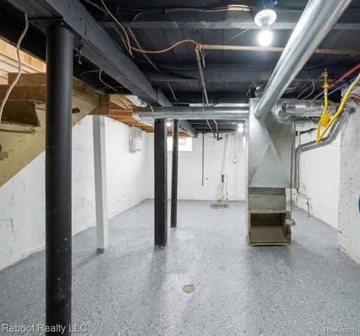 10028 Petoskey Avenue, Detroit, MI 48204