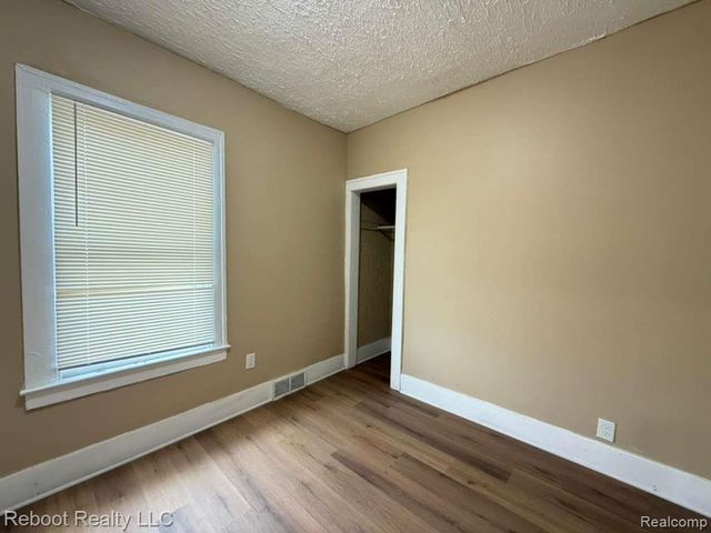 10028 Petoskey Avenue, Detroit, MI 48204