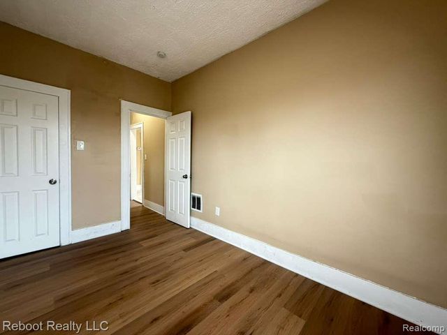 10028 Petoskey Avenue, Detroit, MI 48204