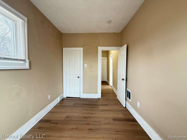 10028 Petoskey Avenue, Detroit, MI 48204