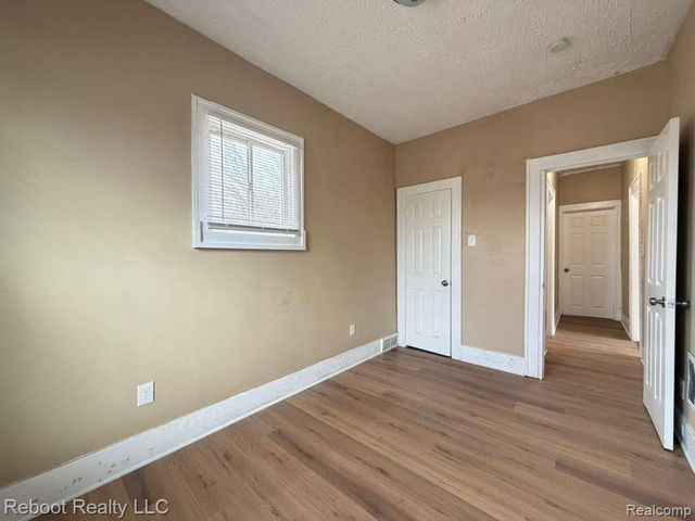 10028 Petoskey Avenue, Detroit, MI 48204