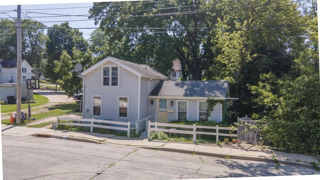 114 WASHINGTON STREET, Ripon, WI 54971