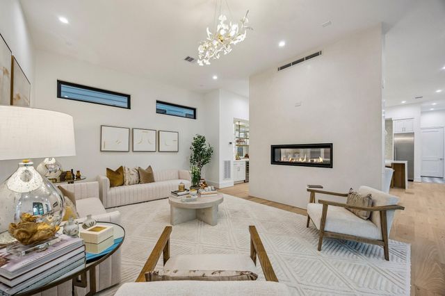 1202 W Drew, Houston, TX 77006