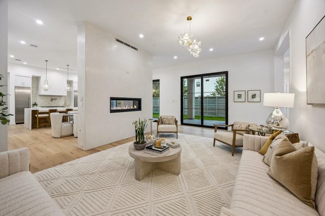 1202 W Drew, Houston, TX 77006