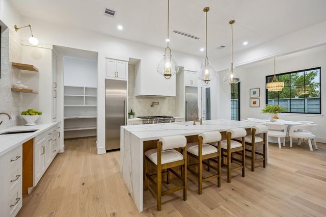 1202 W Drew, Houston, TX 77006