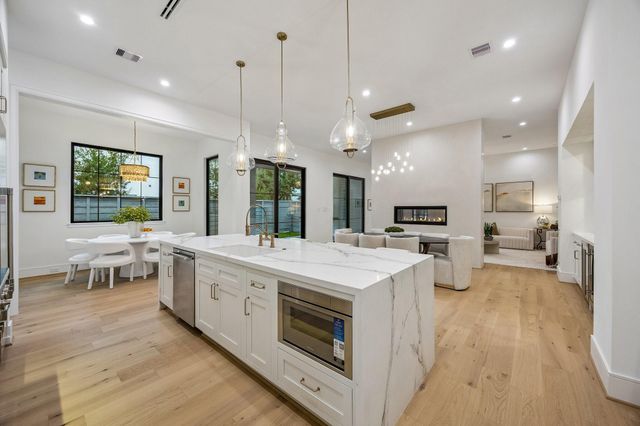 1202 W Drew, Houston, TX 77006