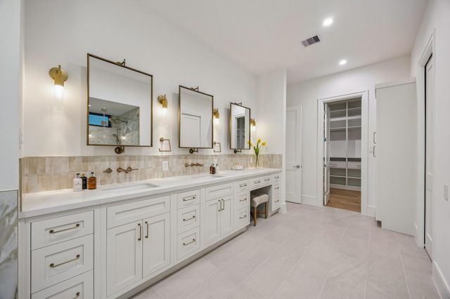 1202 W Drew, Houston, TX 77006