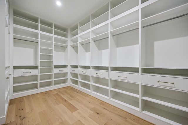 1202 W Drew, Houston, TX 77006