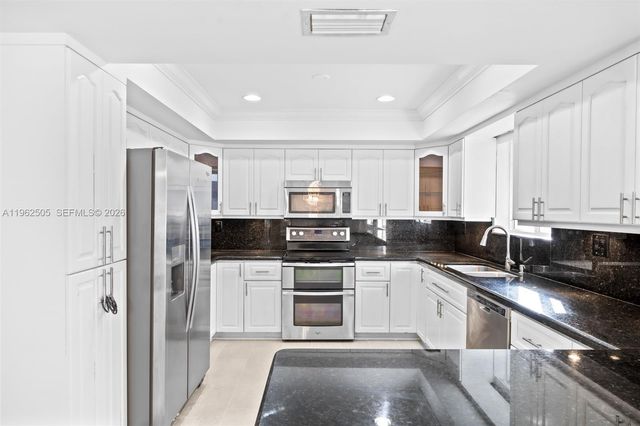 4400 SW 9th Ln, Miami, FL 33134