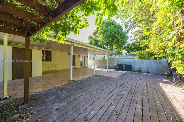 4400 SW 9th Ln, Miami, FL 33134