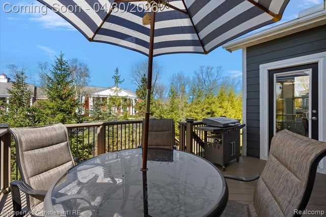 31035 Tremont Lane, Franklin, MI 48025