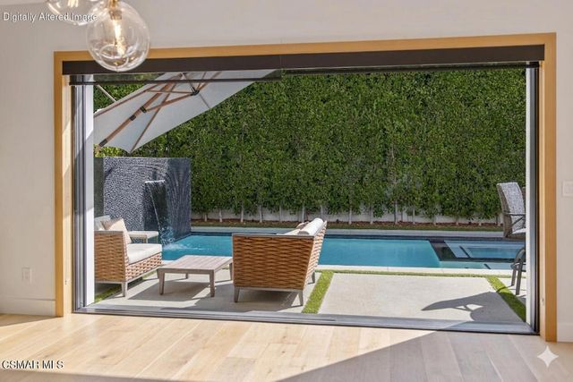 5444 Murietta Avenue, Sherman Oaks, CA 91401