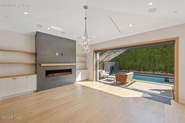 5444 Murietta Avenue, Sherman Oaks, CA 91401
