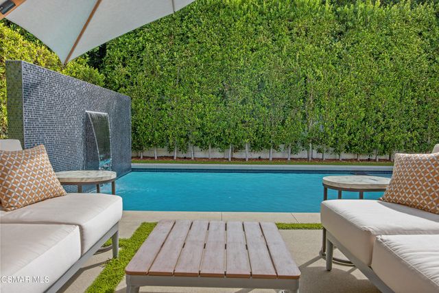 5444 Murietta Avenue, Sherman Oaks, CA 91401