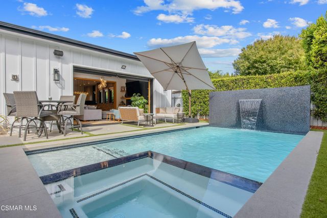 5444 Murietta Avenue, Sherman Oaks, CA 91401