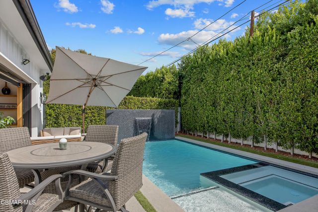 5444 Murietta Avenue, Sherman Oaks, CA 91401