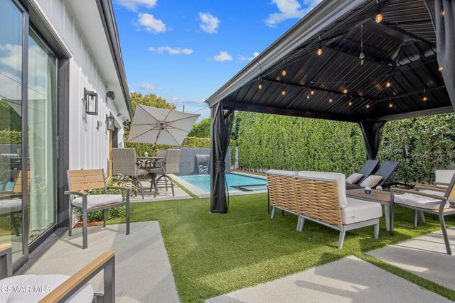 5444 Murietta Avenue, Sherman Oaks, CA 91401