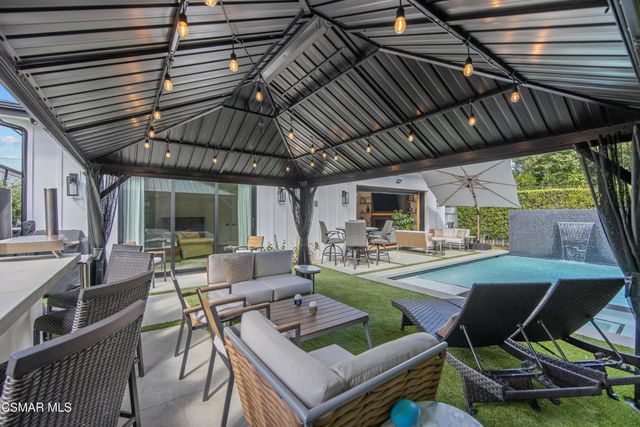 5444 Murietta Avenue, Sherman Oaks, CA 91401