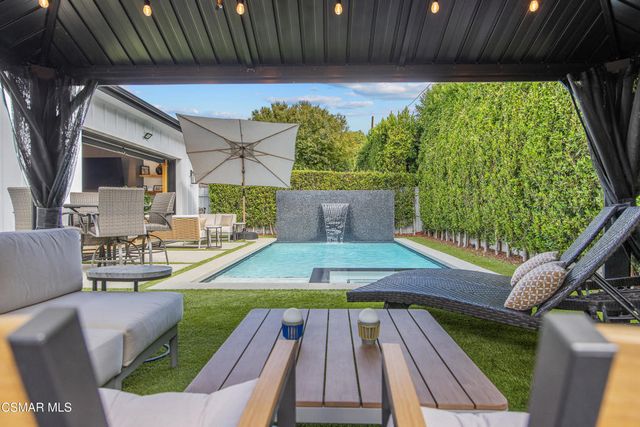 5444 Murietta Avenue, Sherman Oaks, CA 91401