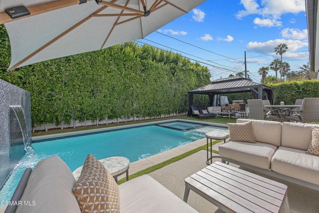 5444 Murietta Avenue, Sherman Oaks, CA 91401