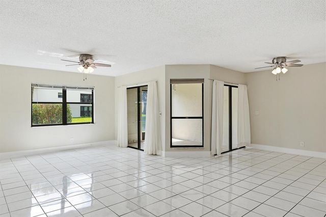 3242 Perimeter Drive, Greenacres, FL 33467