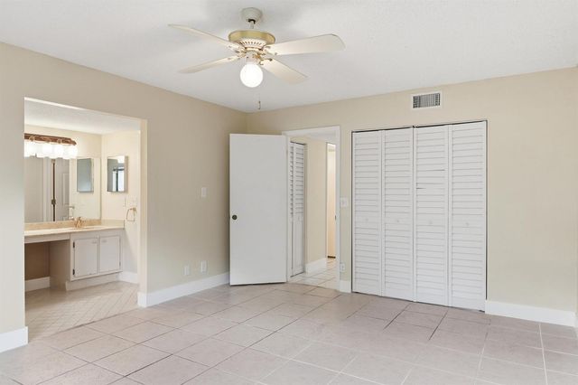 3242 Perimeter Drive, Greenacres, FL 33467