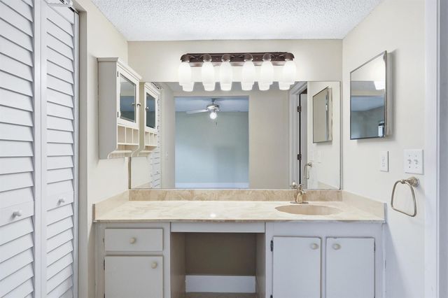 3242 Perimeter Drive, Greenacres, FL 33467