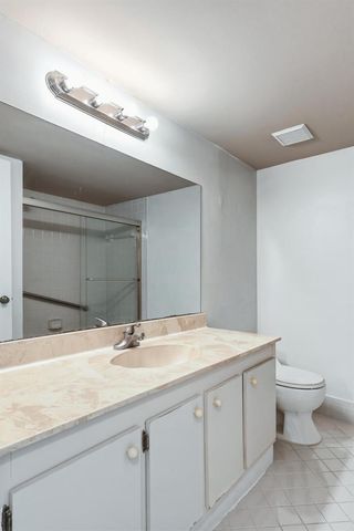 3242 Perimeter Drive, Greenacres, FL 33467