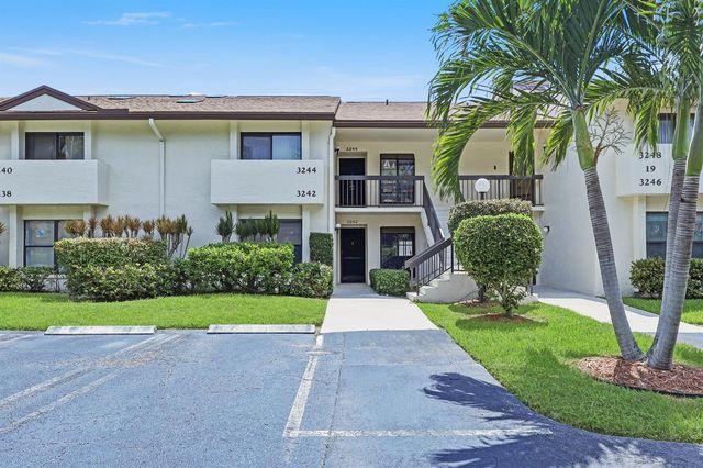 3242 Perimeter Drive, Greenacres, FL 33467