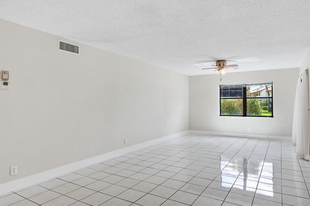 3242 Perimeter Drive, Greenacres, FL 33467
