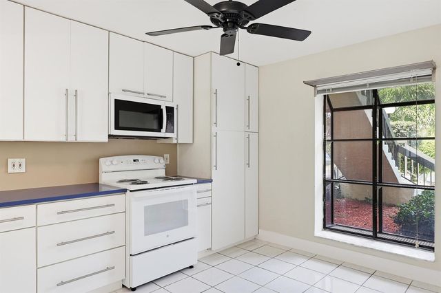 3242 Perimeter Drive, Greenacres, FL 33467
