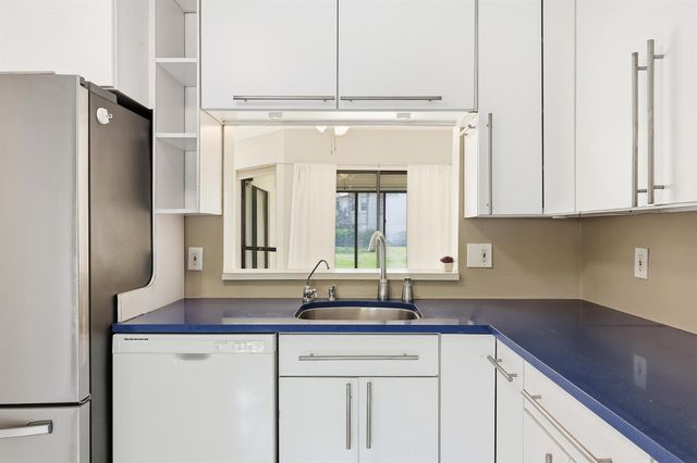3242 Perimeter Drive, Greenacres, FL 33467