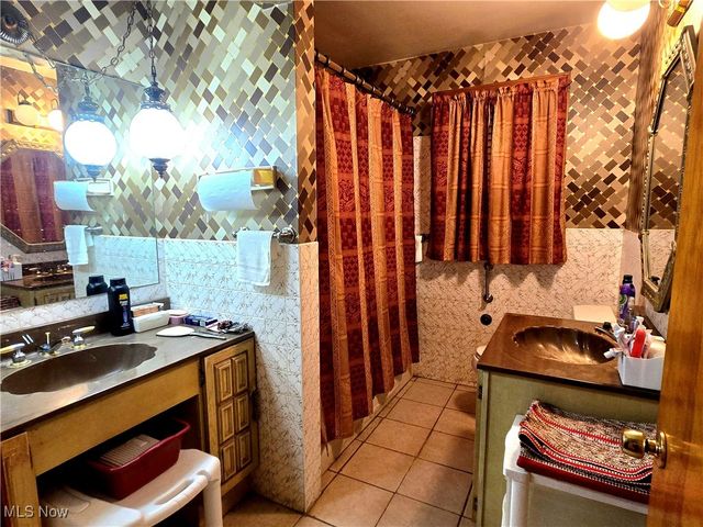 575 Woodside Avenue, Youngstown, OH 44505