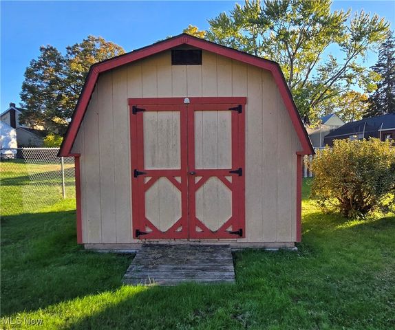 575 Woodside Avenue, Youngstown, OH 44505