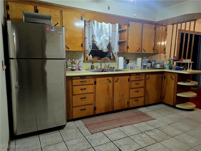 575 Woodside Avenue, Youngstown, OH 44505