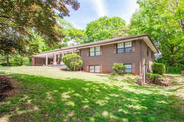 2822 Cartwright Drive, Decatur, GA 30033